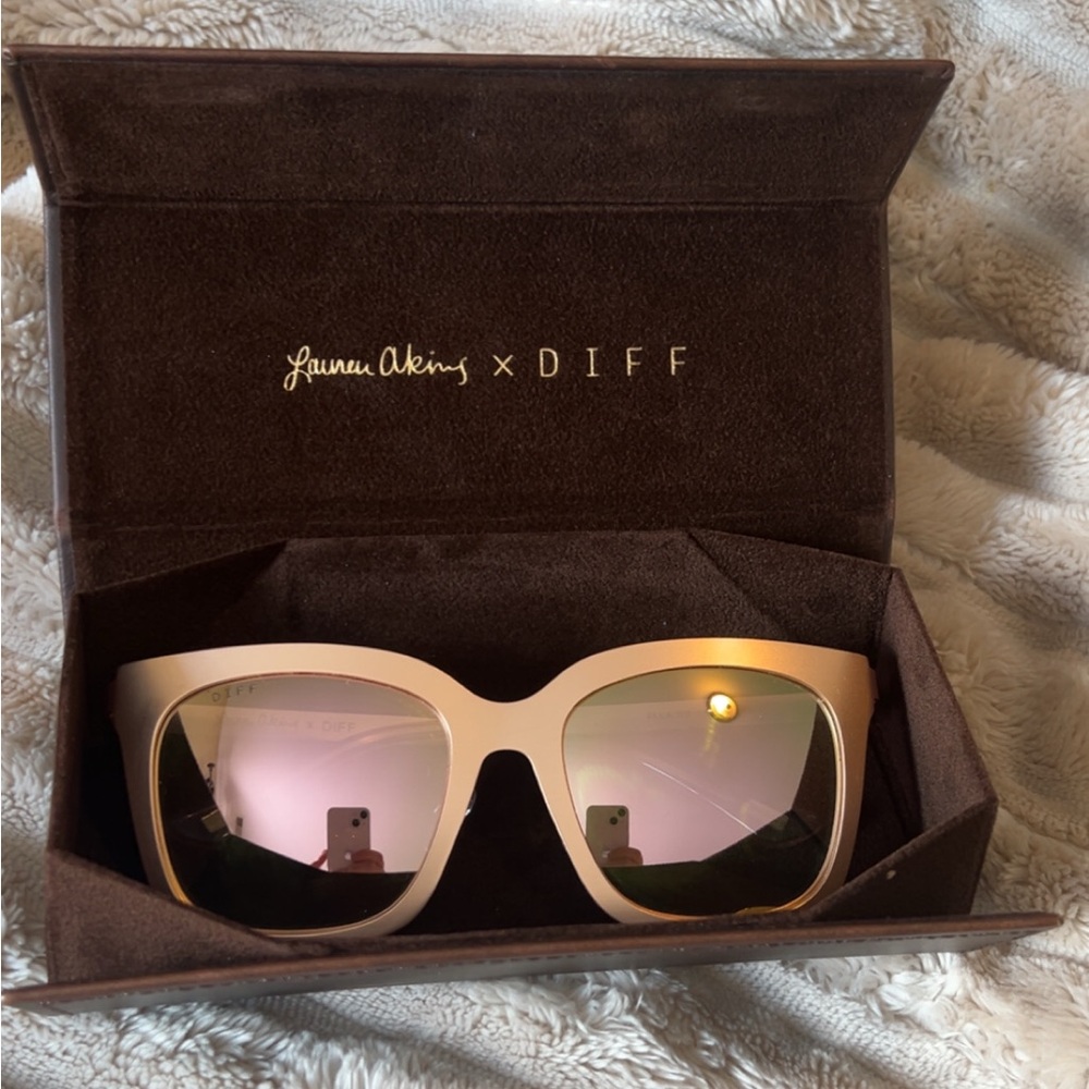 DIFF x Lauren Akins “Ella” Rose Gold Sunglasses RG-RF19
